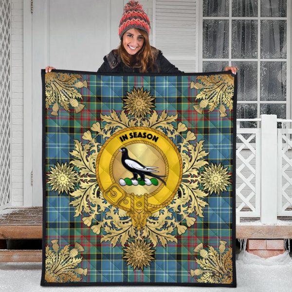 Walkinshaw Tartan Crest Premium Quilt - Gold Thistle Style Online now